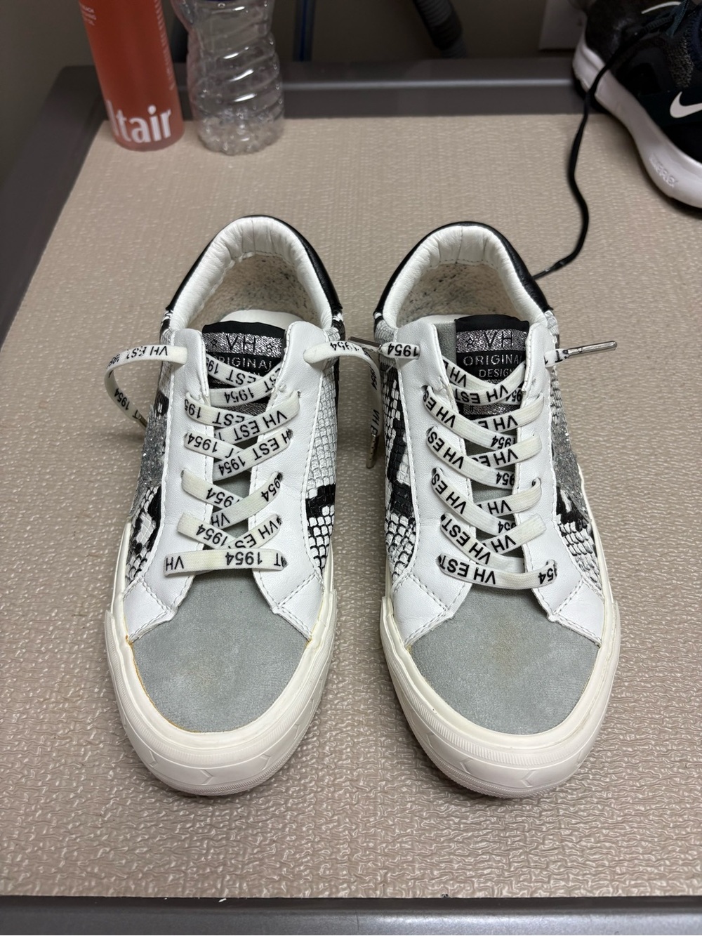 Vintage Havana white and Gray Low-Top Women's Fashion Sneakers size 7.5